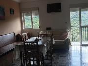 Piso en venta en Grazalema. Piso con terraza y vistas...