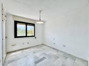Piso en Venta en La Carihuela Los Nidos