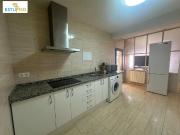 Piso en venta en León, El Ejido Santa Ana. PISO DE 5...