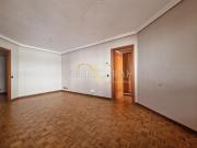 Piso en venta en Llanes, Llanes Pueblo. Exclusiva Amplio...