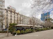 Piso en venta en Madrid, Almagro. Edificio clasico entre...