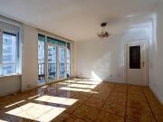 Piso en venta en Madrid, Avenida del General Perón, 28020