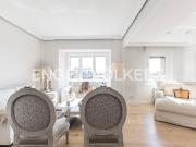 Piso en venta en Madrid, Castilla. Luminoso piso con...