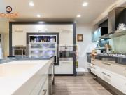Piso en venta en Madrid, Costillares. Tres habitaciones,...