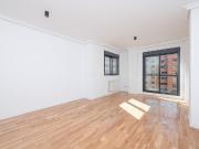 Piso en venta en Madrid, Legazpi. Pisos.