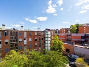Piso en venta en Madrid, Lucero. Oportunidad en zona...