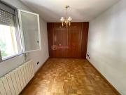 Piso en venta en Madrid, Lucero. Piso en calle Duquesa...