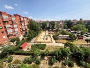 Piso en venta en Madrid, Pueblo Nuevo. A pocos minutos...
