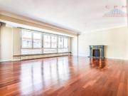 Piso en venta en Madrid, Recoletos. Amplio y luminoso...