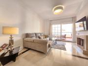 Piso en venta en Marbella, Las Brisas. Elegancia y...