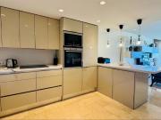 Piso en venta en Marbella, Marbesa. Rare Frontline Beach...