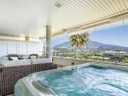 Piso en venta en Marbella, Nueva Andalucía, La Corniche