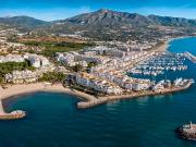 Piso en venta en Marbella, Puerto Banús. MAGNIFICO...