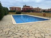 Piso tipo loft con balcón, aire acondicionado y piscina...