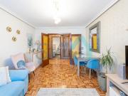 Piso en venta en Oviedo, El Postigo. Pisos.