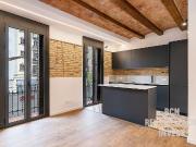 Piso en venta en rambla De Badal, Barcelona, de 68 m² 2...