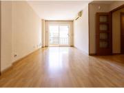 Piso en venta en Rubí, Zona Nord. OPORTUNIDAD! Luminoso...