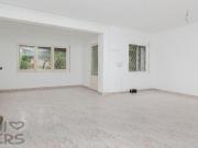Piso en venta en Sant Boi de Llobregat, de 64 m² 3...