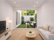 Piso en venta en Terrassa, Cementiri Vell. BAJOS DE OBRA...