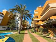 Piso en venta en Torrevieja, Punta Prima. Apartamento...