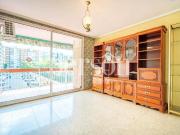 Piso en venta en Valencia, La Petxina. Espacioso piso...