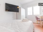 Piso entero de 4 habitaciones en València con terraza