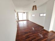 Piso Exclusivo 2 Dormitorios con Patio Parrillero y Cochera