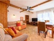 Piso Familiar con Terraza y Piscina en Urbanización...