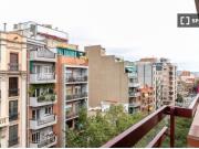 Piso moderno amueblado y equipado en calle Valencia