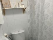 PISO MUY LUMINOSO DE VPO EN URBANIZACION CON PARKING Y...