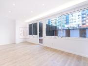 PISO REFORMADO CON TERRAZA EN CALLE CONSELL DE CENT