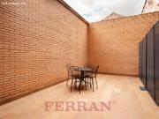 Piso reformado con terraza y mucho encanto ¡Listo para...