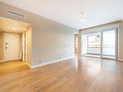 Piso reformado de 4 habitaciones con terraza en pleno...