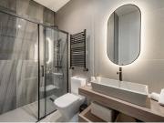 Piso reformado de tres dormitorios en barrio de Sol