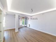 Piso reformado en venta con terraza en Zona Imperial,...