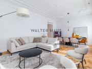 Piso reformado y amueblado con tres balcones en venta en...