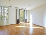 Piso reformado y luminoso en finca con encanto junto a...