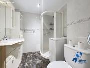 Piso totalmente exterior frente a parque, muy luminoso y...