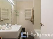 PISO TOTALMENTE REFORMADO, AMUEBLADO Y CON BALCÓN PRIVADO