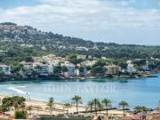 Pisos modernos de nueva construcción con vistas...