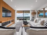 Pisos modernos de nueva construcción con vistas...