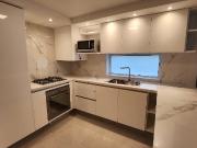 Pje Cajaraville 31. Amplio semipiso al norte de 90m2 con...