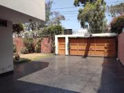 PL VENDO CASA 397.20 M2 AREA DE TERRENO/3 PISOS/MIRAFLORES