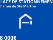 Place de stationnement en pied d'immeuble