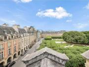 PLACE DES VOSGES PARIS 4 75004 DUPLEX DE 165 M2...