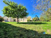 Plain pied 3 chambres, double garage, belle parcelle