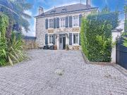 PLAINE DE NAY Très jolie maison béarnaise de caractère,...