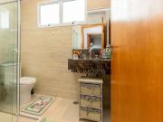 Planalto Paulista | Casa em rua particular com...