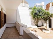 PLANTA BAJA CON APARTAMENTO INDEPENDIENTE Y TERRAZA...