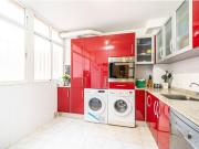 Planta baja con balcón alargado parking y trastero en...